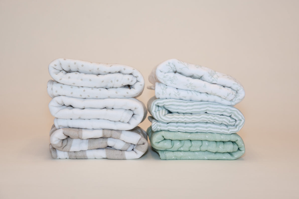 ORGANIC MUSLIN BURP CLOTHS, 3 PACK (PISTACHIO + CREAM)